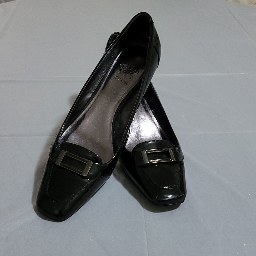 JOAN &DAVID Women's Shoe